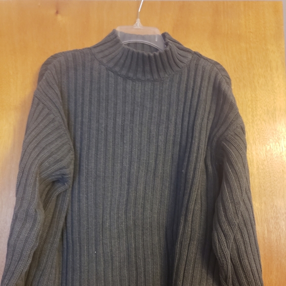 Sweater - Picture 2 of 6